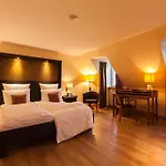 Schloss 4*