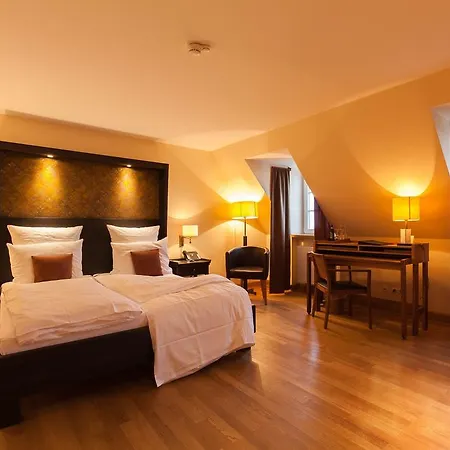 瓦尔德比克酒店 4*