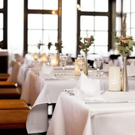 瓦尔德比克酒店 4* 瓦尔德克