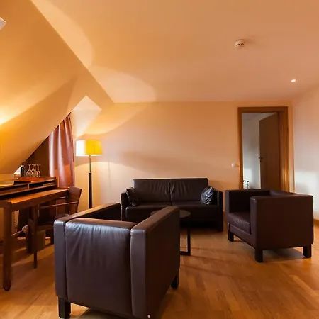 瓦尔德比克酒店 4* 瓦尔德克